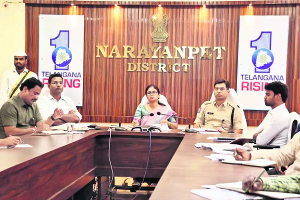 అత్యవసరమైతేనే బయటకు రావాలి