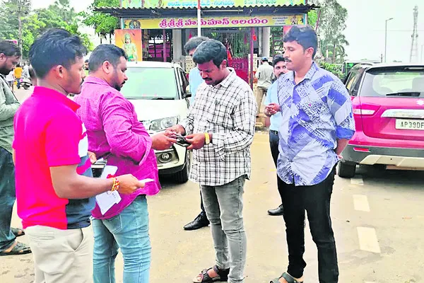 ట్రాఫిక్‌ రూల్స్‌తో ప్రమాదాల నివారణ 