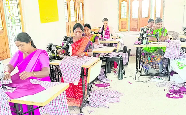 సేవలకు పురస్కారం