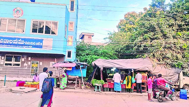 రూ.4 కోట్ల చావిడి స్థలానికి ఎసరు