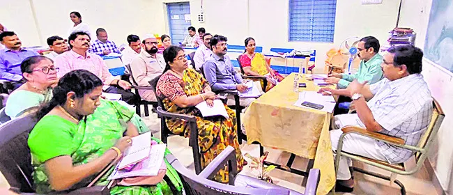 స్వాతంత్య్ర దినోత్సవ  ఏర్పాట్లపై సమీక్ష 