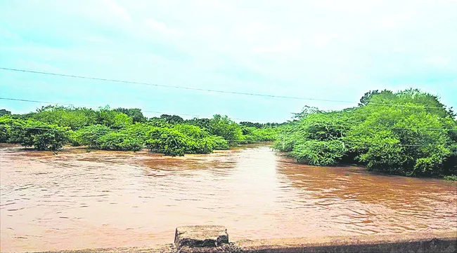 చెక్డ్యాంలకు నిధుల జాడేది?