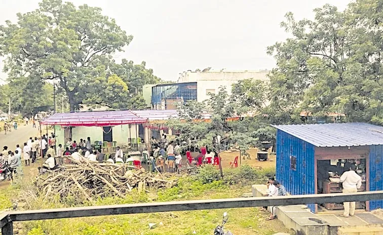 TDP Goons attack on YSRCP ZPTC candidate Hemanth Reddy