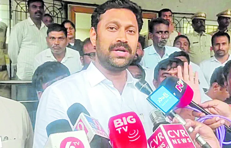 Kadapa MP YS Avinash Reddy letter to the State Election Commissioner