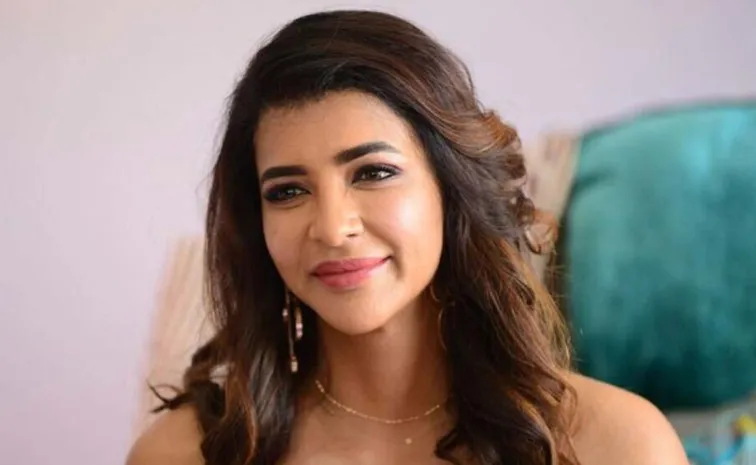 Manchu Lakshmi Appears Infront Of Enforcement Directorate