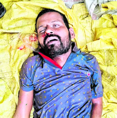 విద్యుత్‌ షాక్‌తో ప్రొక్లెయిన్‌ డ్రైవర్‌ మృతి 
