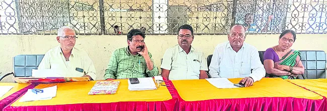 వ్యాపారుల సిండికేట్‌!