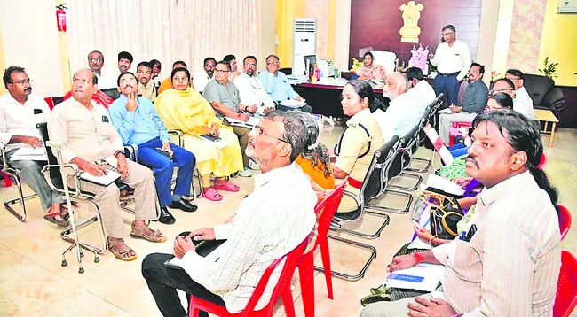సమన్వయంతో పనిచేయండి.. పన్ను పరిధిని విస్తరించండి 