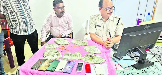 దోపిడీ కేసులో ఆరుగురు అరెస్టు
