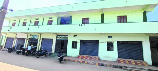 పొడిగింపా.. ప్రత్యేకాధికారుల పాలనా?