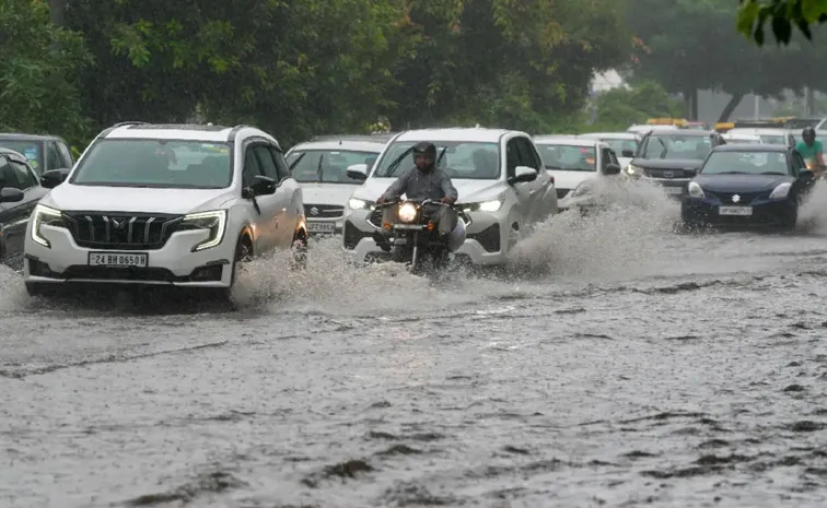 Delhi NCR Rains Waterlogging in Several Areas
