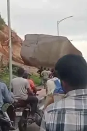 Landslides Hit Nursing and Appa Junction Road, Disrupt Traffic1