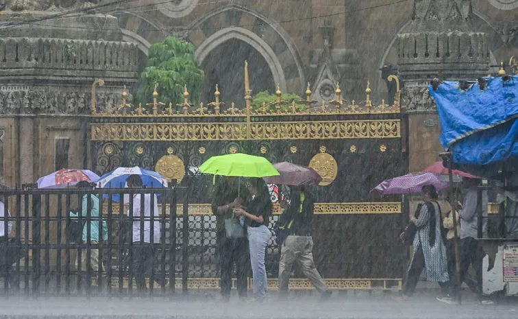 Mumbai Waterlogging Disrupts