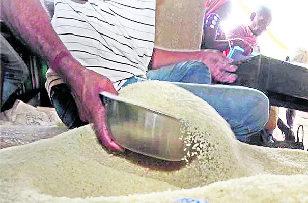 రంగంలోకి అమాత్యుడు.. దోచేస్తున్న స్నేహితుడు!