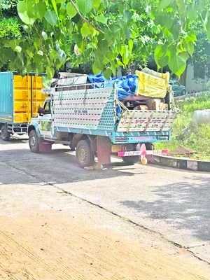 ● పట్టుబడ్డ ఒడిశా బోటు ఇంజిన్లు మాయం ● అక్రమార్కుడితో చ