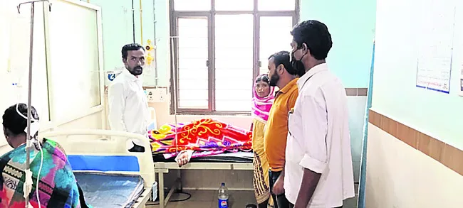 అదనంగా అంబులెన్స్‌ను కేటాయించాలి 