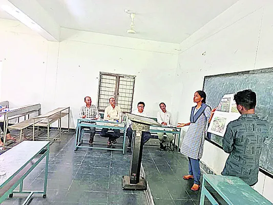 ఉత్సాహంగా వజ్రోత్సవ పోటీలు   