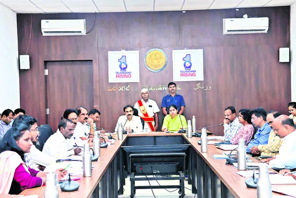ఆరోగ్య జిల్లాలుగా మార్చాలి