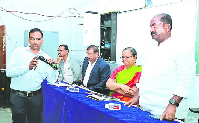 అత్యాధునిక బోధనే లక్ష్యం కావాలి 