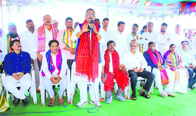 ప్రమాదంలో ప్రజాస్వామ్యం 
