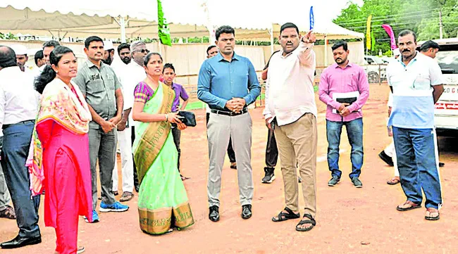 వేడుకలకు ముస్తాబు  
