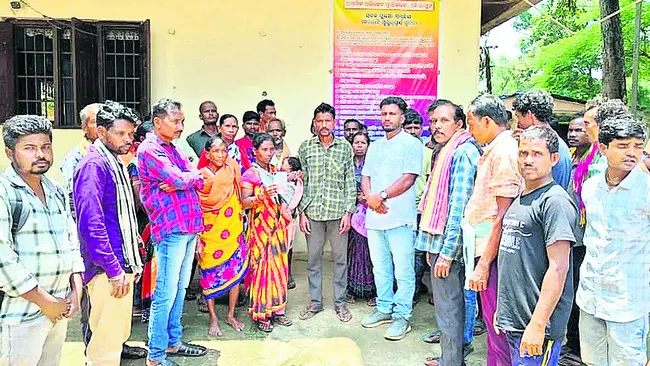 బాలుడి అదృశ్యం.. గ్రామస్తుల ఆందోళన 