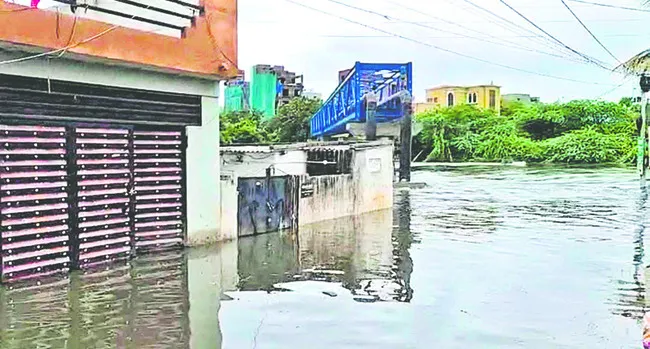 వరదతో వణుకు!