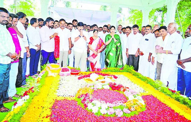 నాన్న ఆశయాలు కొనసాగిస్తా..