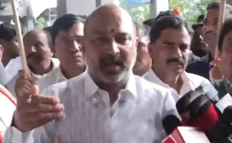 BJP :Leader Bandi Sanjay Takes On Congress