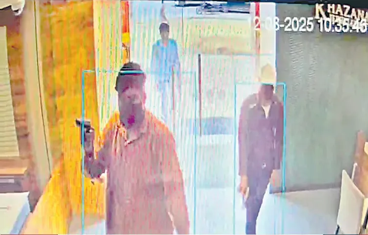 SOT arrests one person in Pune in Khajana Jewelry Showroom incident