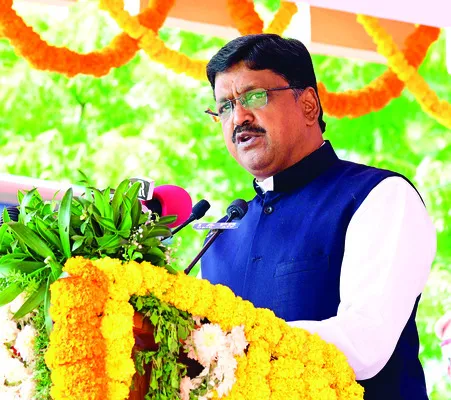 జిల్లాను అభివృద్ధి పథంలో నడిపిద్దాం 
