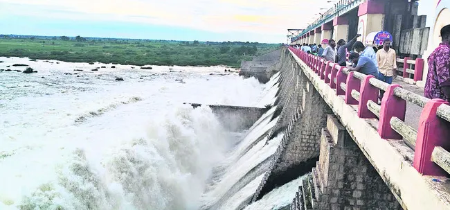 మూసీ ప్రాజెక్టుకు భారీగా నీరు