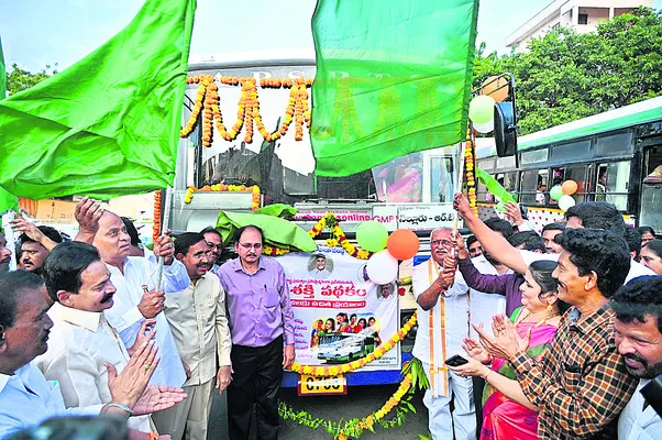 విద్యార్థుల ఆకలి కేకలు 