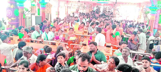 బోయకొండలో రాహుకాల పూజలు