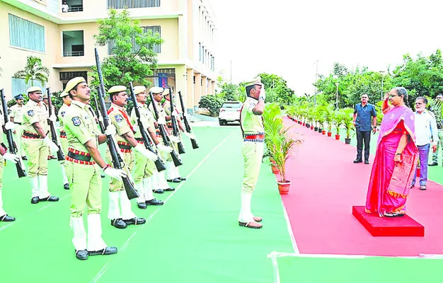 సమాజాభివృద్ధికి పాటుపడాలి