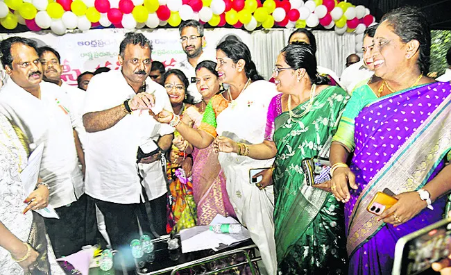 ‘సీ్త్ర శక్తి’ మహిళల స్వేచ్ఛా విహంగానికి దోహదం