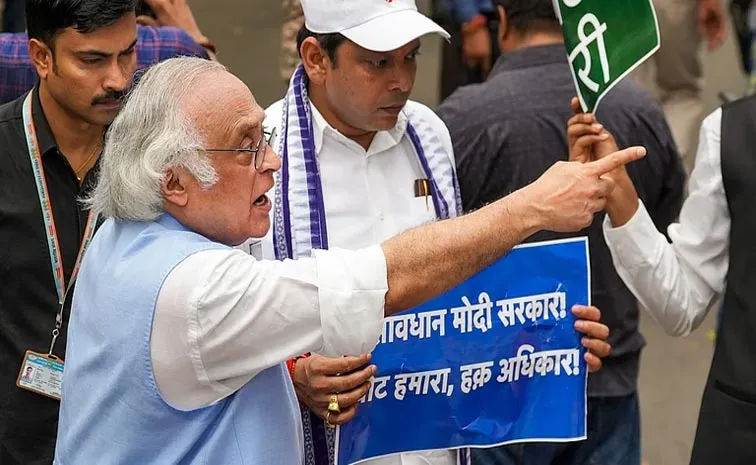 Opposition parties Slams Modi for RSS Mention in Independence Day speech
