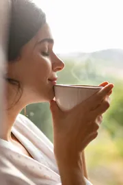 Drinking tea immediately after a meal shocking deets1
