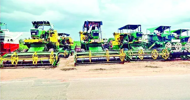 పని లేక యంత్రాల మూగ నోము