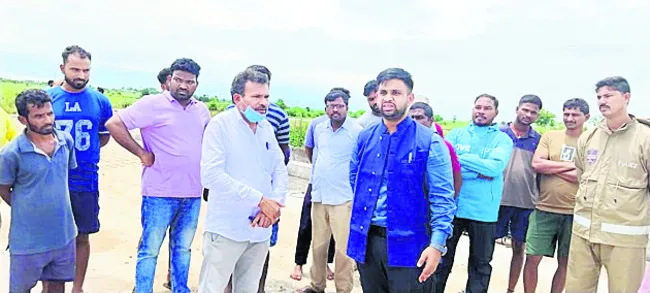 అధికారులు అప్రమత్తంగా ఉండాలి