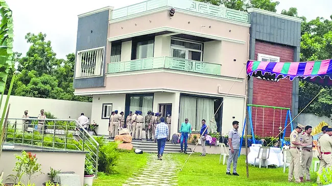 సరదాల దందా!