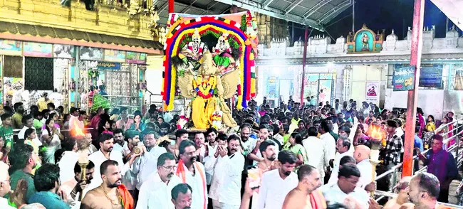 ●కసాపురం.. భక్తజనసంద్రం