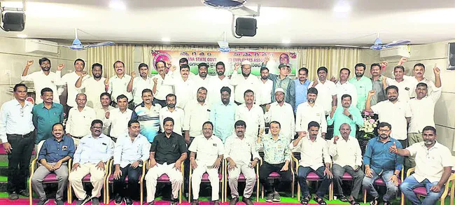 విశ్వవిద్యాలయ పోరాటం!