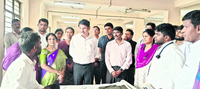 విపత్కర పరిస్థితుల్లోనూ వైద్య సేవలందించాలి 
