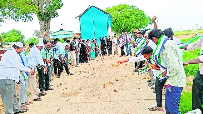 ఎంపీ మిథున్‌రెడ్డి విడుదల కావాలని పూజలు