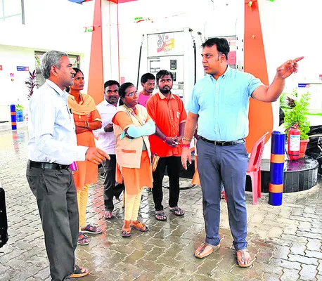 దివ్యాంగులకు అండగా నిలవాలి