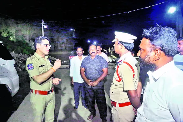 ప్రజలను అప్రమత్తం చేయండి