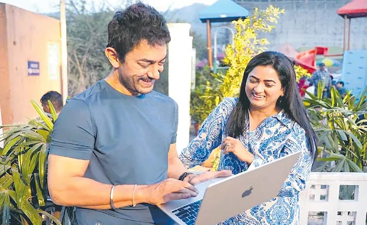 చిన్న వయసులోనే రచయిత్రిగా స్నేహా దేశాయ్‌..!