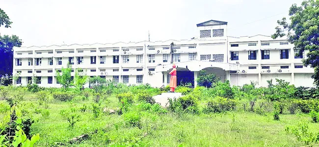వర్సిటీలో అడ్మిషన్లు