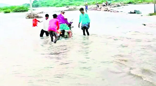 జిల్లాలో మోస్తరు వర్షం